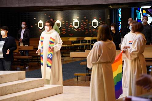 Quelle: BDKJ Freiburg Eindrücke vom Segensgottesdienst für Liebende am 10. Mai 2021