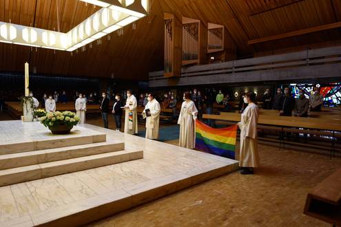 Quelle: BDKJ Freiburg Eindrücke vom Segensgottesdienst für Liebende am 10. Mai 2021